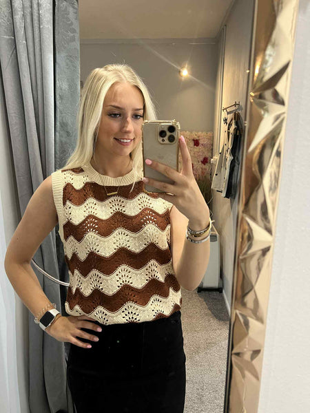 Knitted tank top brown